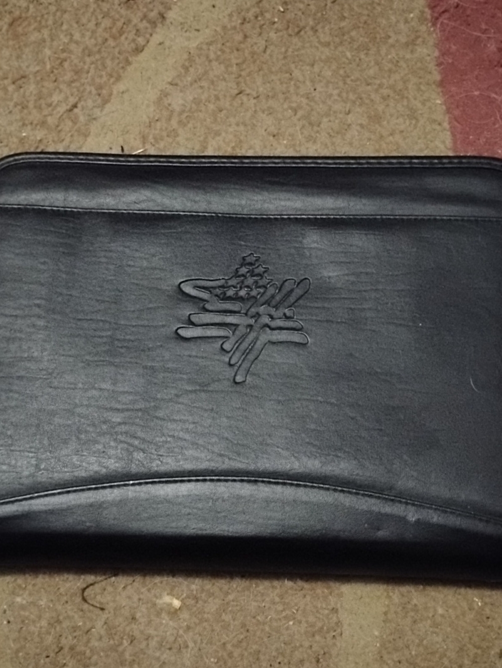Source Unknown Black Men’s Leather Travel Document Holder with Embossed Crest